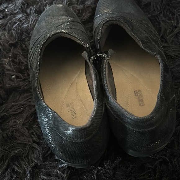 Clogs - Picture 3 of 4